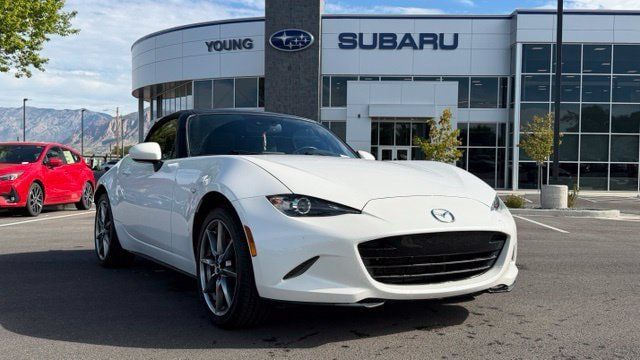 Used 2023 MAZDA MX-5 Miata Grand Touring RWD image 1