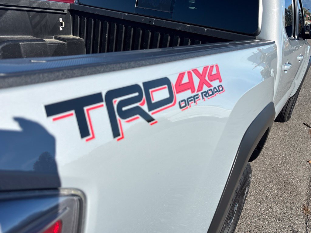 Used 2020 Toyota Tacoma TRD Off-Road AWD/4WD image 41
