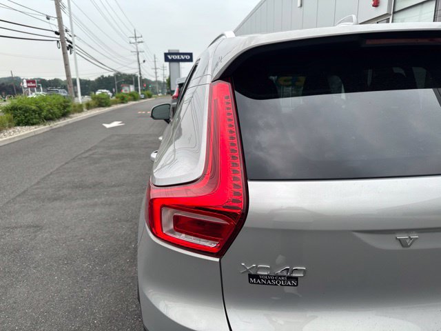 Certified 2025 Volvo XC40 B5 Plus AWD/4WD image 10