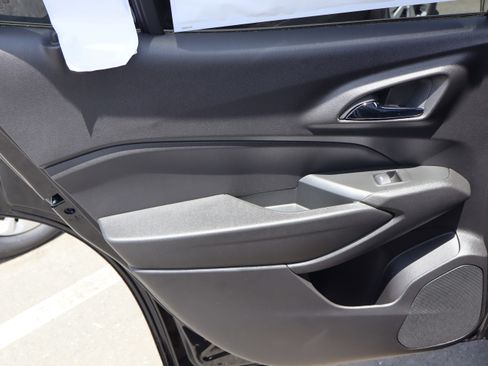 Used 2026 Chevrolet Trax RS FWD image 16