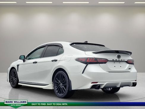 Used 2022 Toyota Camry XSE FWD image 6