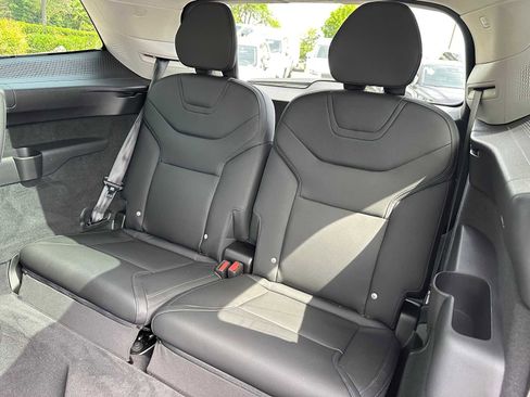 New 2025 Volvo EX90 Ultra image 17