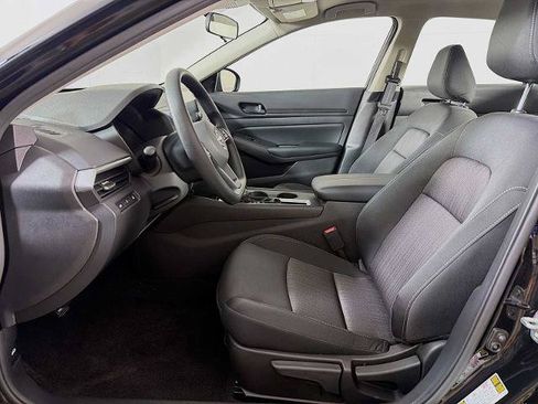 Certified 2025 Nissan Altima 2.5 S FWD image 17