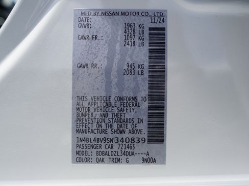 Used 2025 Nissan Altima 2.5 S FWD image 40