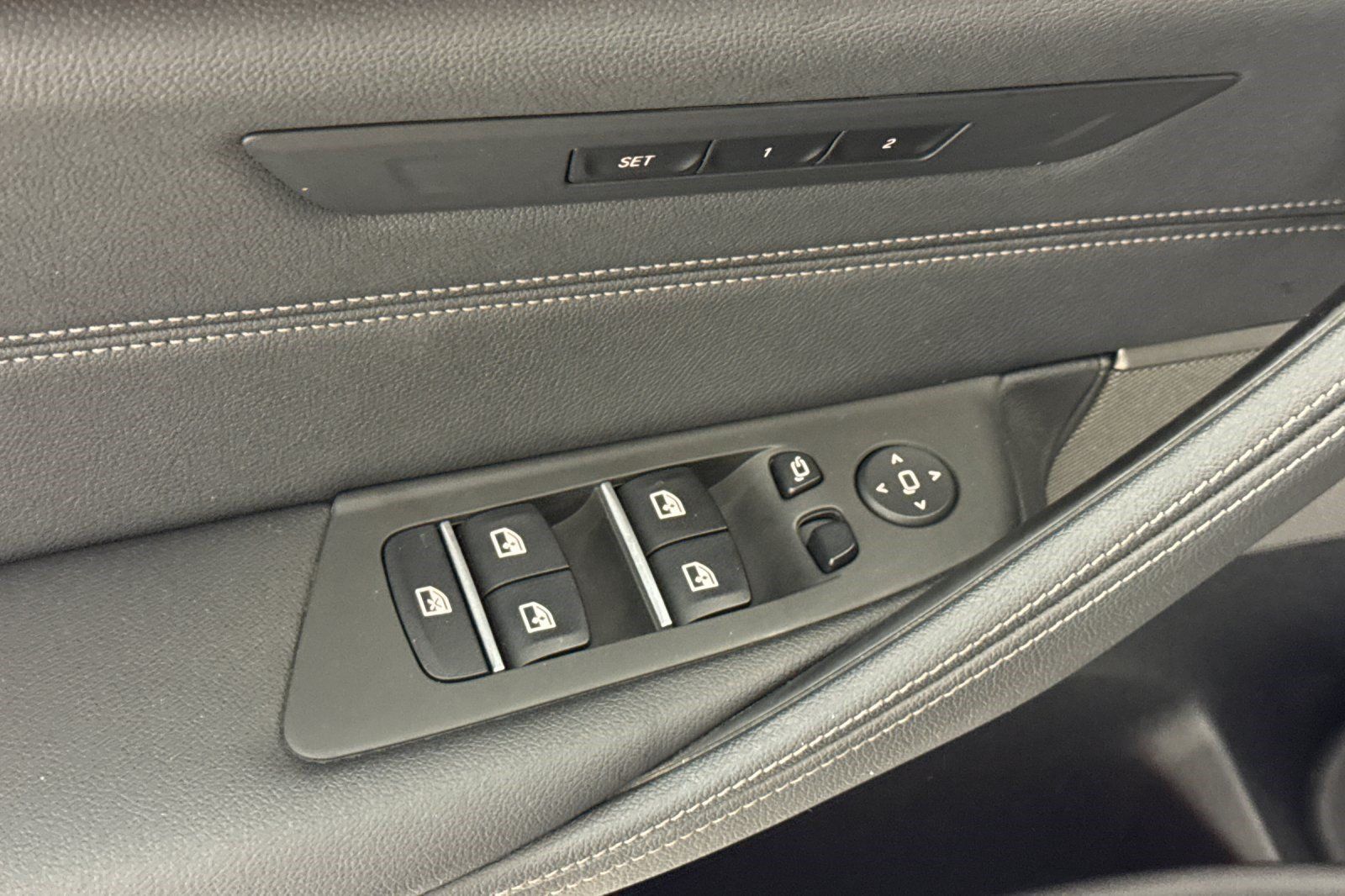 Used 2023 BMW 540i w/ M Sport Package RWD image 14