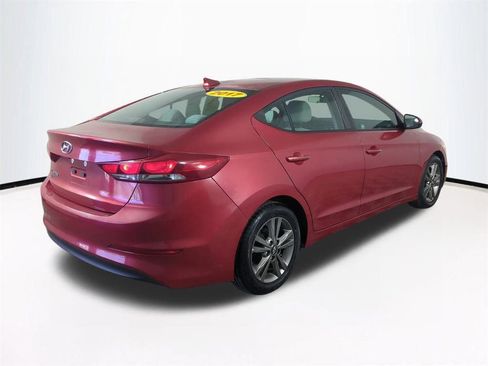 Used 2017 Hyundai Elantra SE image 5
