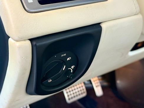 Used 2011 Aston Martin Rapide Luxe image 12