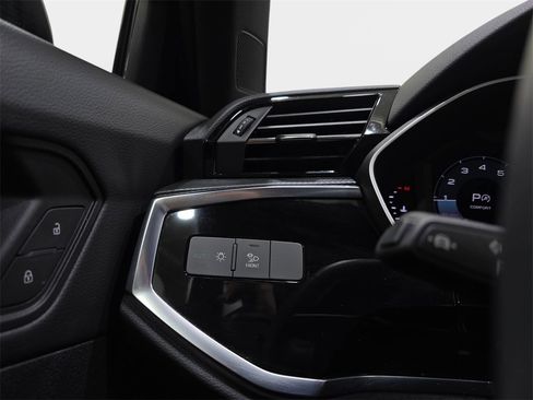 Certified 2025 Audi Q3 2.0T Premium w/ Convenience Package image 28