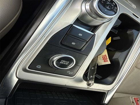 Used 2022 Ford Explorer Limited w/ Equipment Group 301A image 21