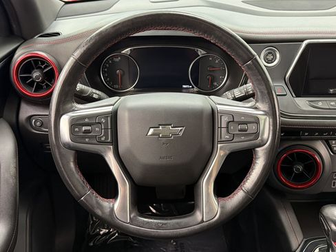Used 2021 Chevrolet Blazer RS w/ Enhanced Convenience Package FWD image 11