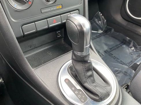 Used 2012 Volkswagen Beetle 2.0T image 24