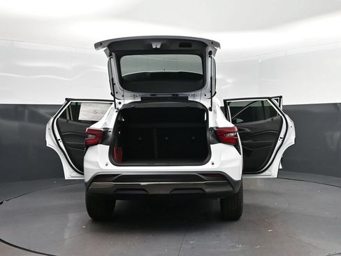 New 2026 Chevrolet Trax ACTIV w/ Sunroof Package FWD image 50