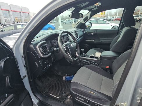 Used 2020 Toyota Tacoma TRD Sport image 24