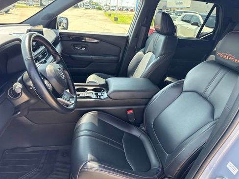 Used 2023 Honda Pilot TrailSport image 8