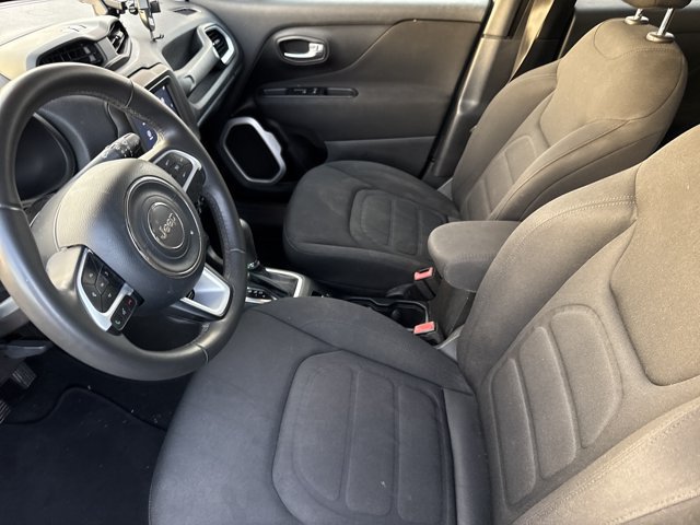 Used 2020 Jeep Renegade Latitude FWD image 12