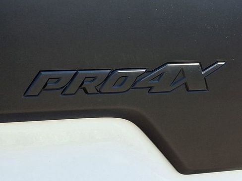 Used 2024 Nissan Titan PRO-4X w/ Pro-4x Convenience Package AWD/4WD image 32