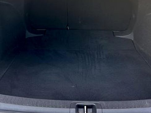 Used 2022 Toyota Corolla LE image 9