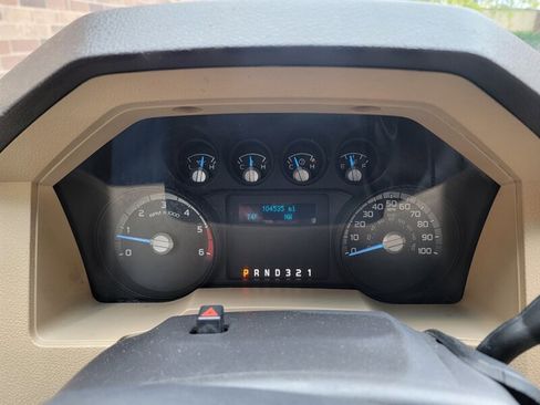 Used 2016 Ford F550 2WD Regular Cab Super Duty image 9