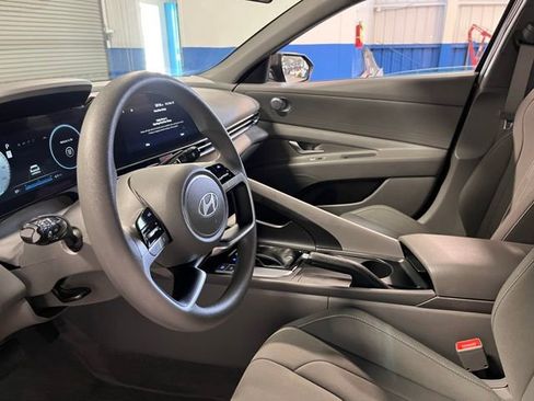 Used 2024 Hyundai Elantra SEL image 22