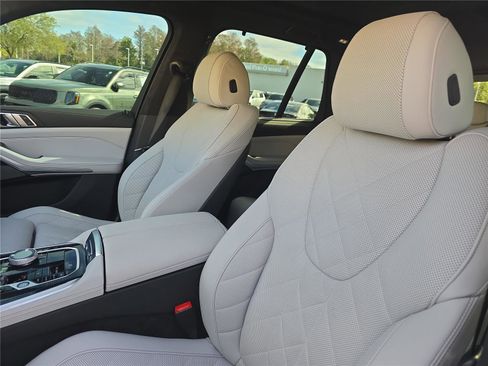Used 2025 BMW X5 xDrive40i w/ Executive Package image 15