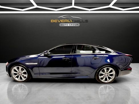 Used 2015 Jaguar XJ AWD/4WD image 2