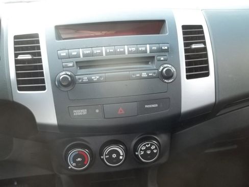 Used 2008 Mitsubishi Outlander LS image 9
