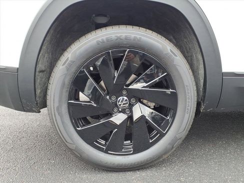 New 2026 Volkswagen Atlas Cross Sport SE image 5