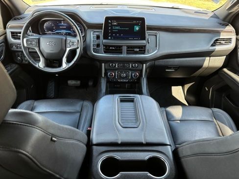 Used 2023 Chevrolet Suburban Z71 image 10