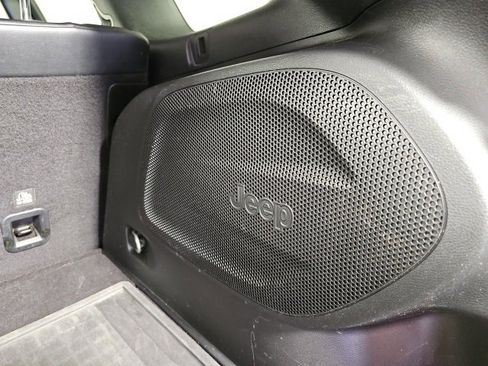 Certified 2022 Jeep Cherokee Limited w/ Mopar Interior Package image 28