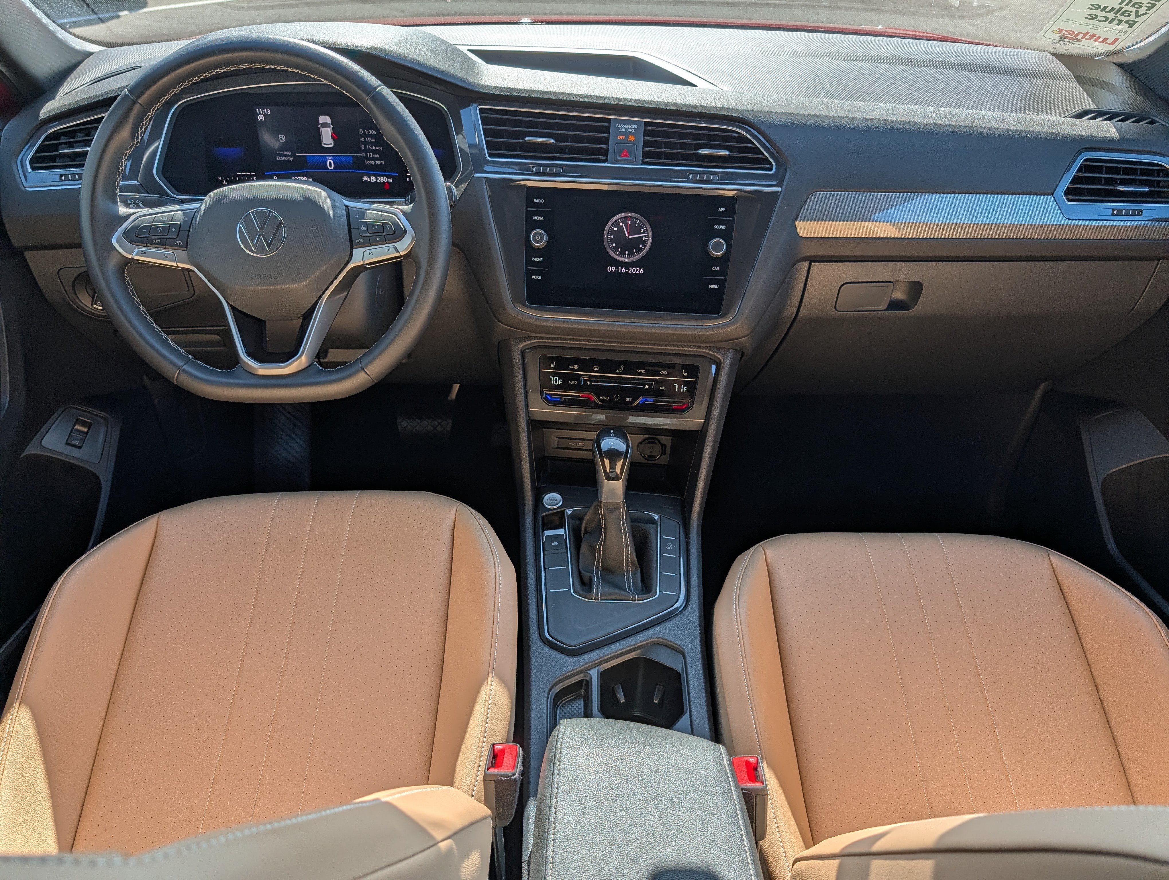 Certified 2023 Volkswagen Tiguan SE FWD image 10