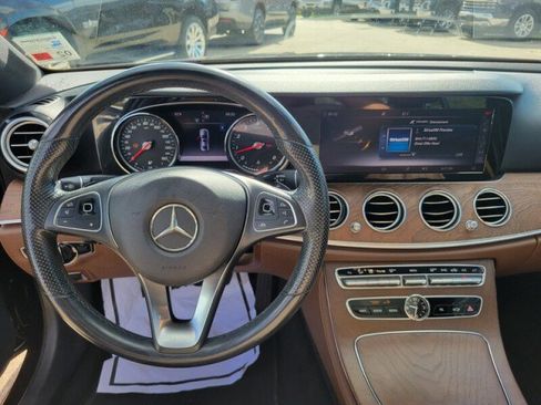 Used 2018 Mercedes-Benz E 400 4MATIC Sedan image 16