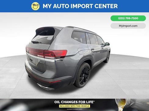 Used 2025 Volkswagen Atlas SE w/ Black Wheel Package AWD/4WD image 5