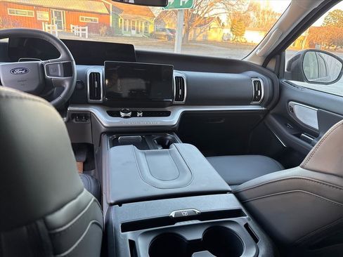 New 2025 Ford Expedition Active AWD/4WD image 15