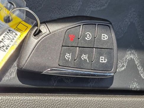 Used 2022 GMC Yukon XL Denali image 27