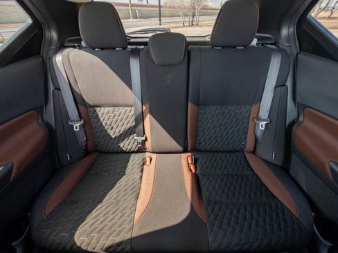 Used 2021 Nissan Kicks SR image 15