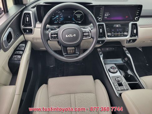 Used 2023 Kia Sorento SX Prestige w/ Panoramic Sunroof Package AWD/4WD image 13