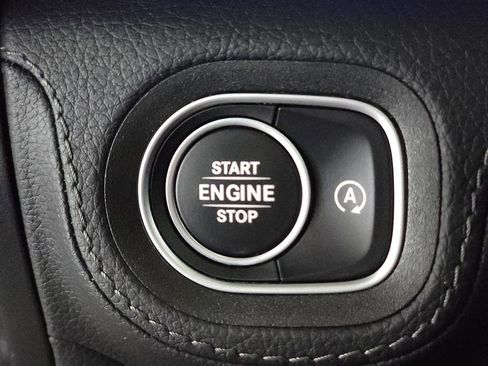 Used 2024 Mercedes-Benz GLE 450 4MATIC w/ AMG Line Exterior image 17