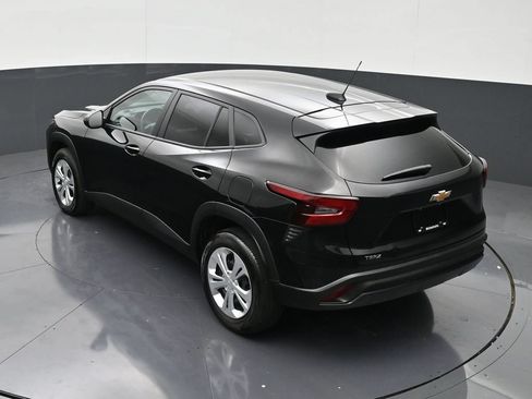 Used 2025 Chevrolet Trax LS FWD image 14