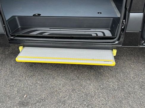 Used 2025 Mercedes-Benz Sprinter 3500 image 12