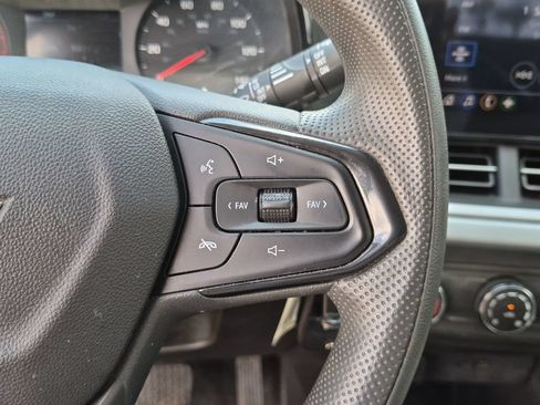 Used 2024 Chevrolet Trax LS FWD image 21