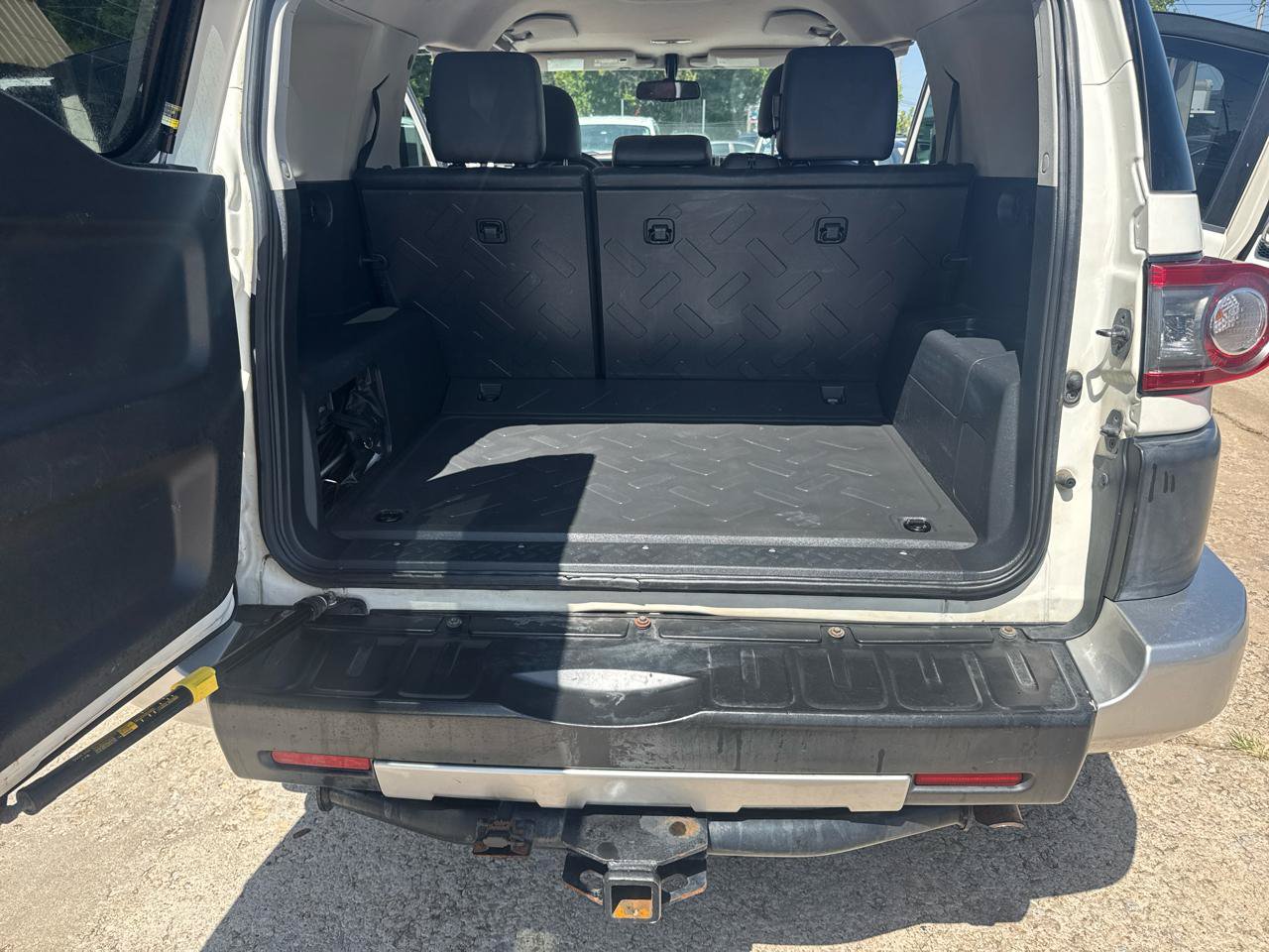 Used 2012 Toyota FJ Cruiser 2WD w/ Convenience Pkg image 39