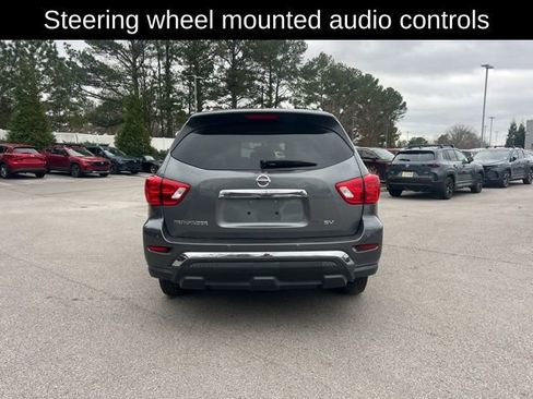 Used 2018 Nissan Pathfinder SV image 7