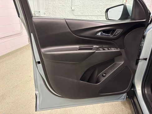 Used 2022 Chevrolet Equinox LT FWD image 13