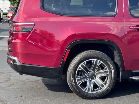 Used 2024 Jeep Wagoneer L Series II w/ Flexible Seating Group AWD/4WD image 49