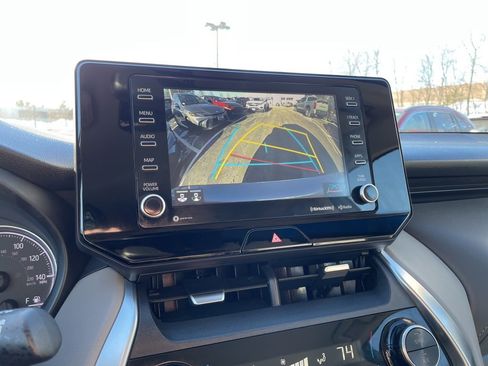 Certified 2021 Toyota Venza LE image 35