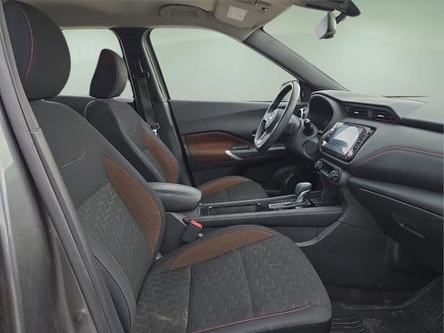 Used 2023 Nissan Kicks SR w/ Interior Electronics Package image 12