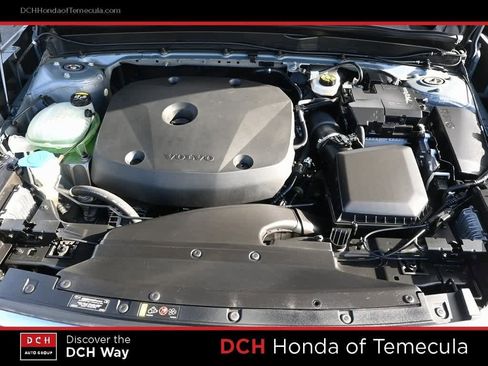 Used 2021 Volvo XC40 T4 Inscription image 24