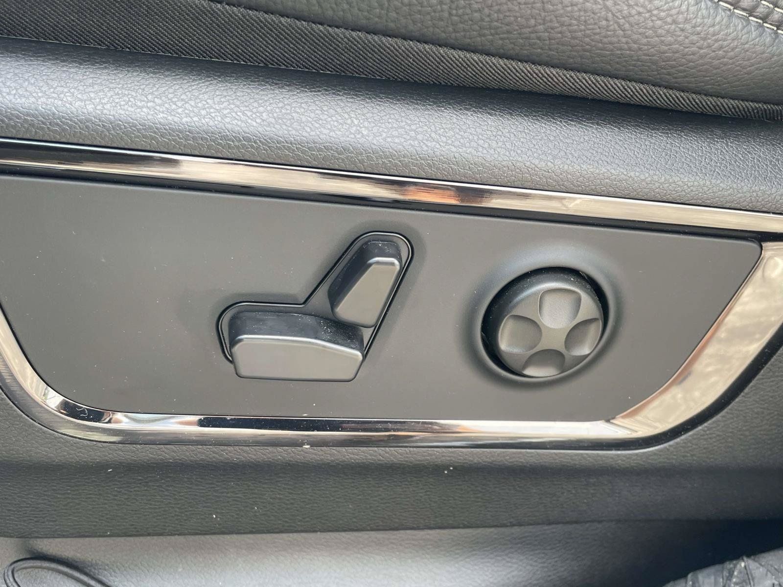 Used 2025 RAM 1500 Limited AWD/4WD image 19