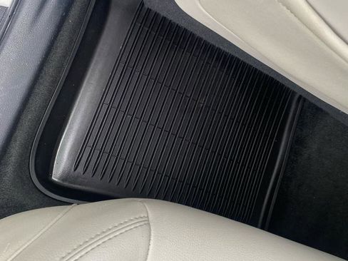 Used 2018 Toyota Avalon XLE w/ All Weather Liner Package image 10