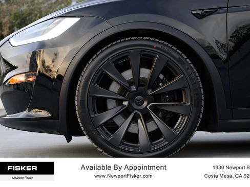 Used 2023 Tesla Model X image 4